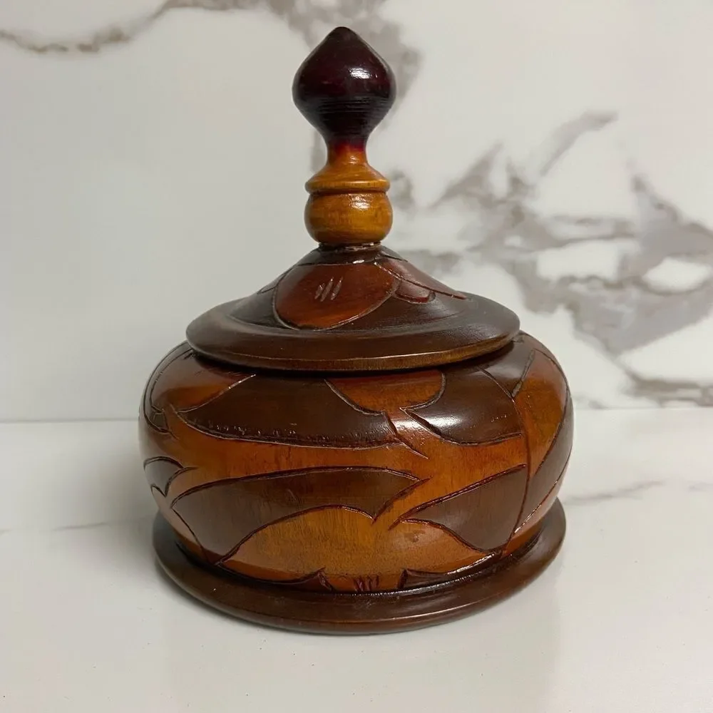 Hand Carved Multi Colored Wood Decorative Bowl Peak Top Lid Centerpiece Vintage - Picture 1 of 8